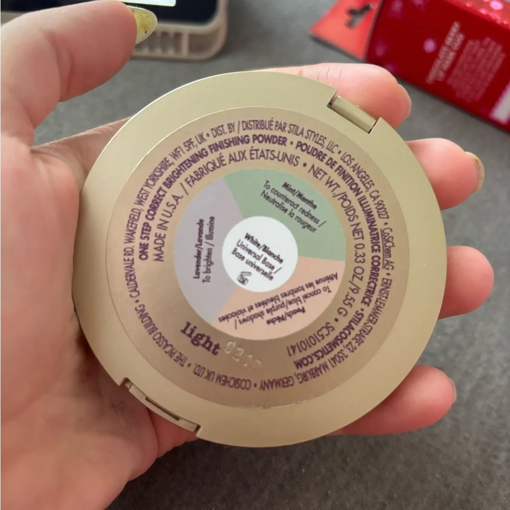 NWOT Stila One Step Correct Brightening Finishing Powder